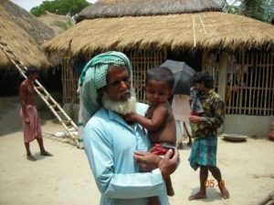 Grandfather and child. Kultali, West Bengal, India. Ananda Bandyopadhyay/Bill & Melinda Gates Foundation