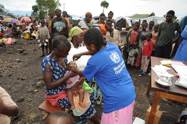 Polio vaccination in North Kivu at a camp for the internally displaced