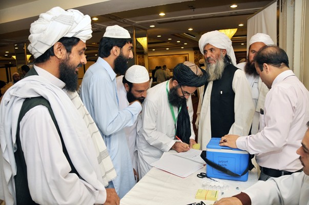 Vaccination of departing travellers at international airport