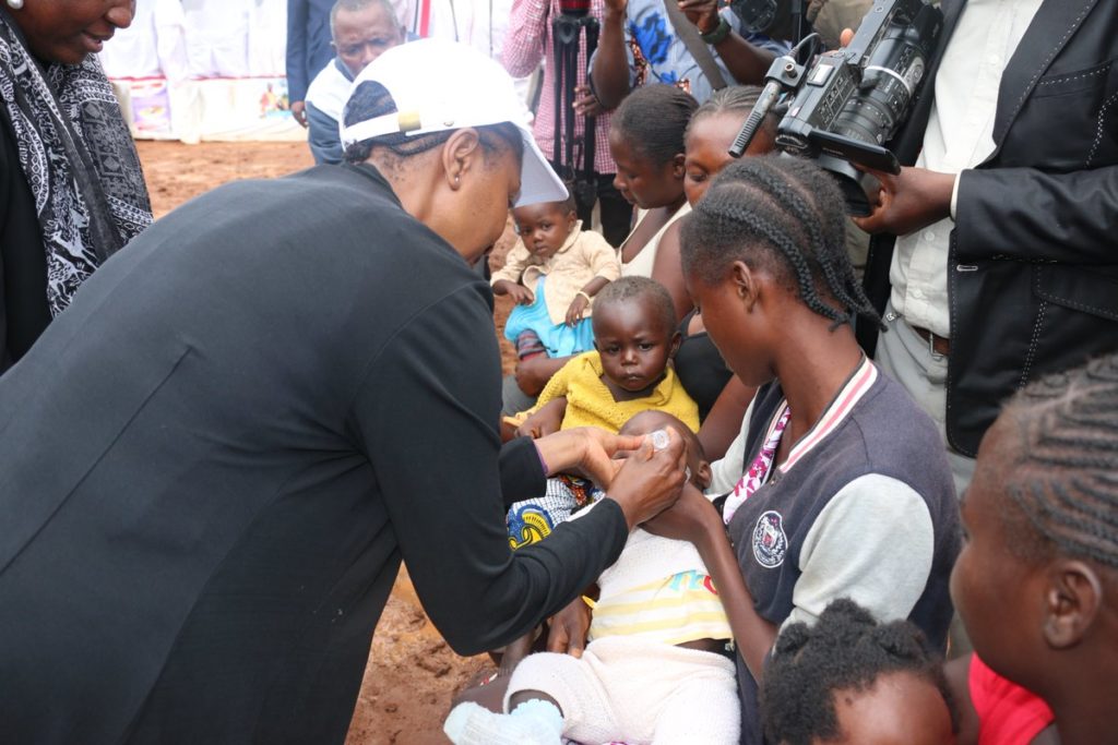 A child is vaccinated against polio in the Central African Republic. November 2017 © UNICEF CAR