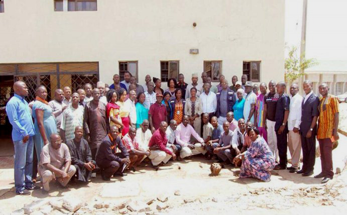 WHO staff gather with clinicians from the Jos University Teaching Hospital, Nigeria, after training them on active case search. © WHO Nigeria