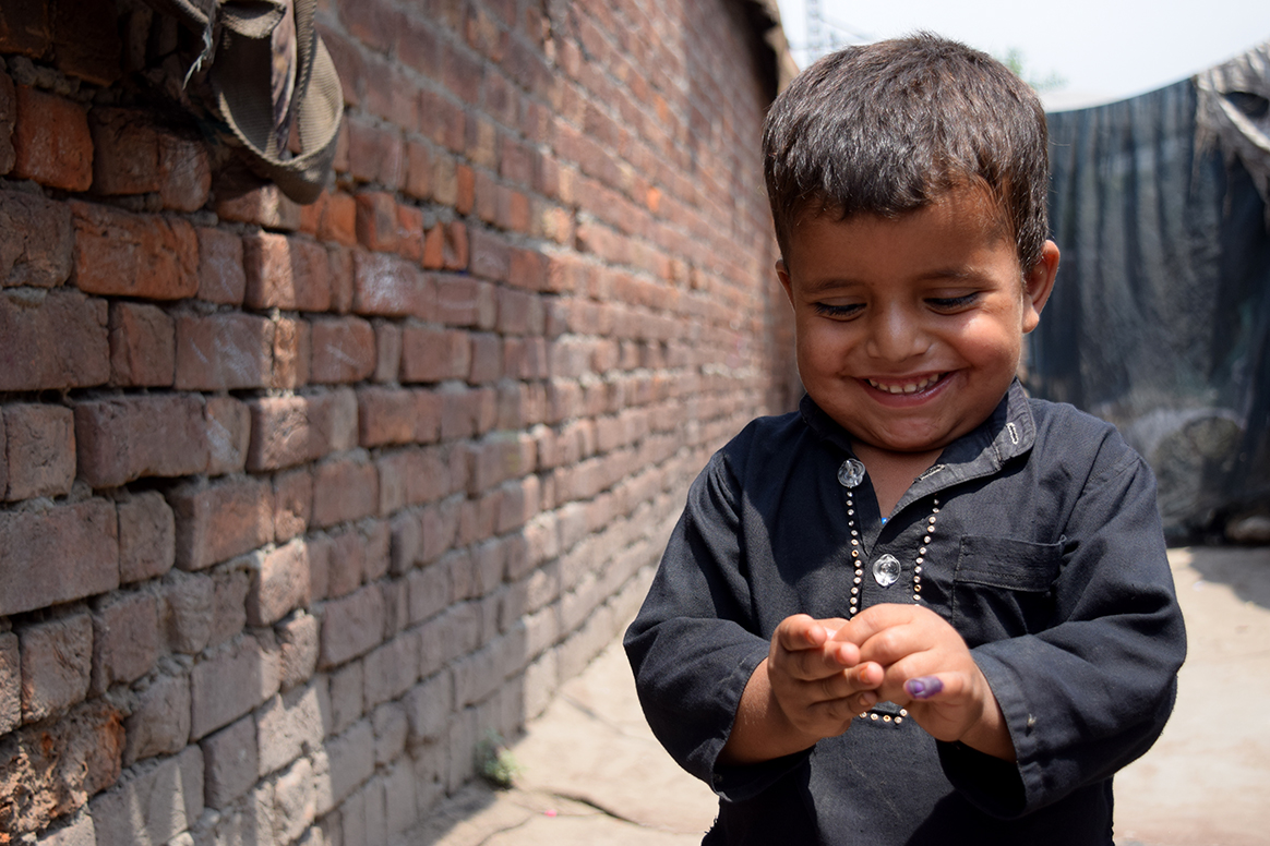 Vaccines ensure better health for all children. © Aman Khan/WHO Pakistan