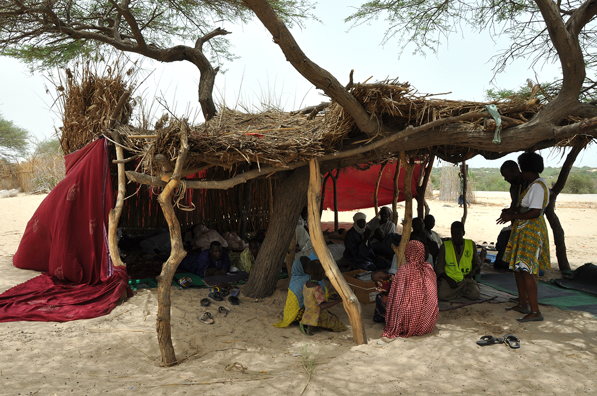 Routine vaccination is one of the only health services available to internally displaced people living in Mélea camp for internally displaced persons. © WHO/D. Levison