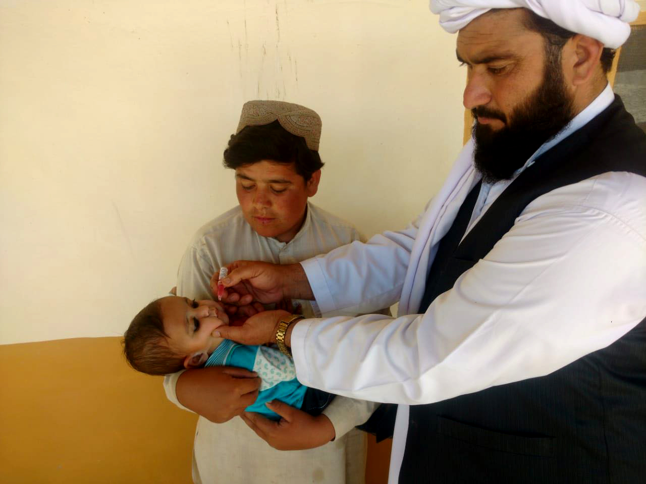 Since he joined the Provincial Scholars Task Force, there have been no polio cases in Molvi Hameedullah Hameedi’s district. © D. Khan