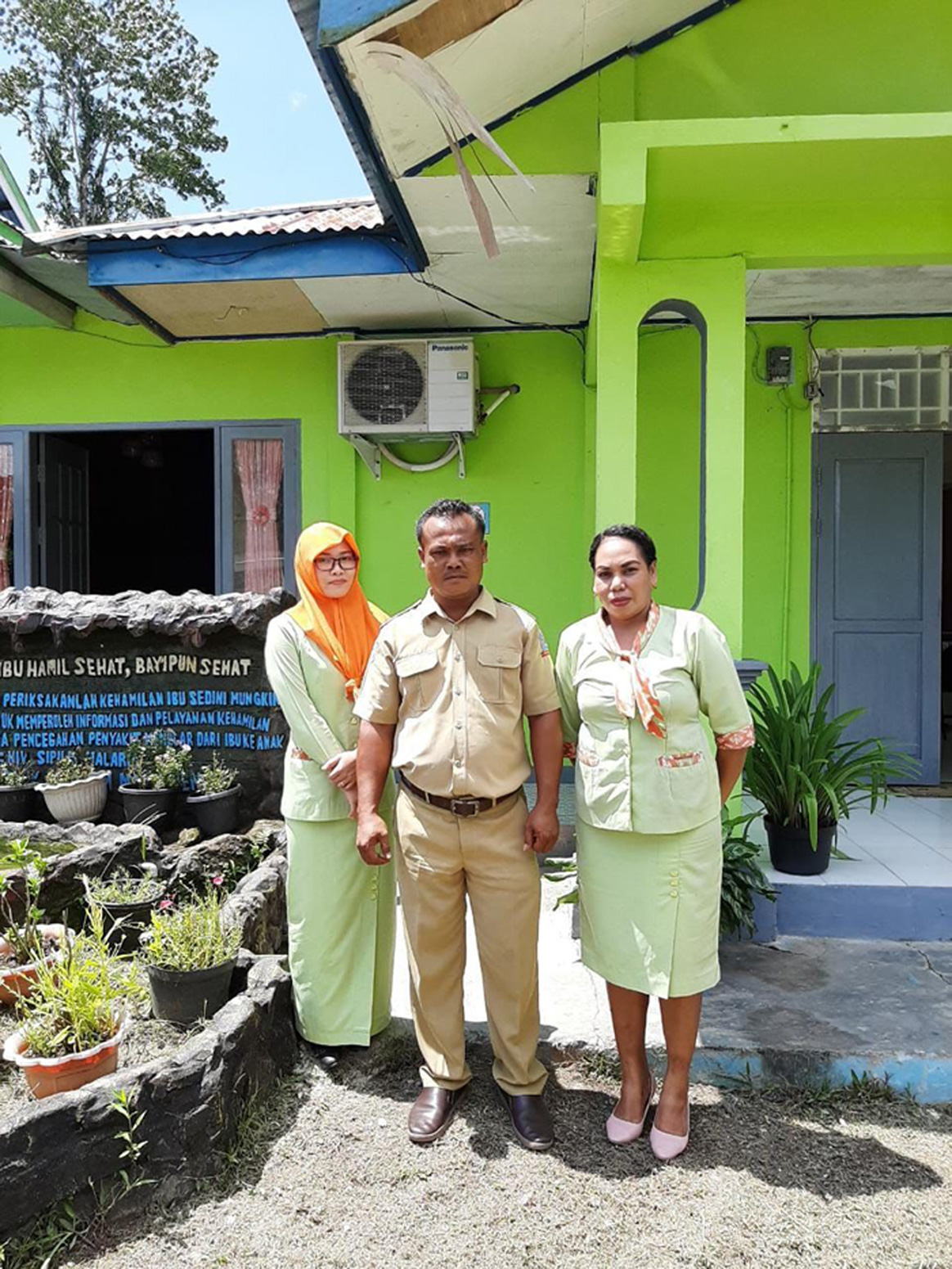 From L-R: Mirnawati, Suprioyono and Imelda are among thousands of immunization workers ensuring we reach every last child. ©WHO /Z.Khan