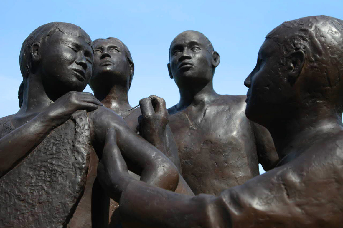 The smallpox statue in front of the WHO was erected to commemorate the 30th anniversary of the eradication of smallpox. © WHO/J. Hoffman 2010