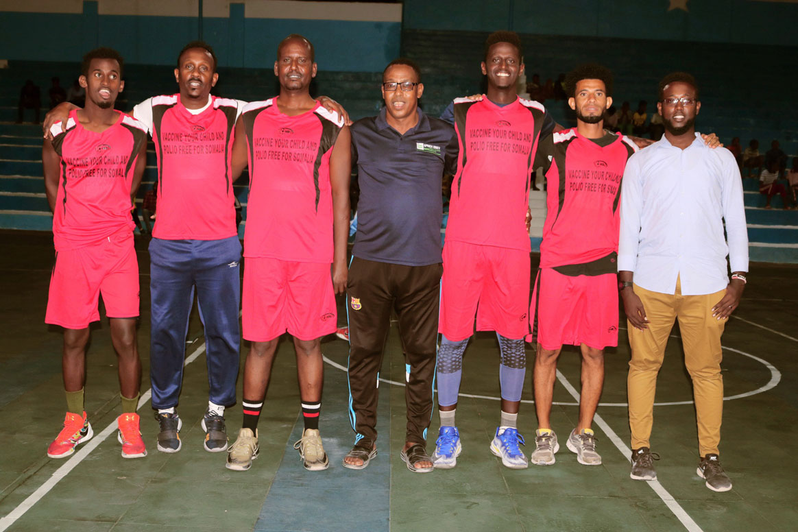 Abdullahi Mahamed Noor is president of the Somali Basketball Federation, and a dedicated polio programme zonal officer. ©WHO/Somalia
