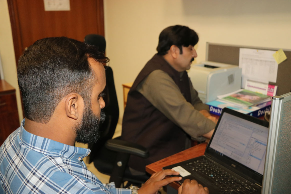 Using data to inform decisions— polio eradication is an organized fight against the disease. © Sadaf Kashif.