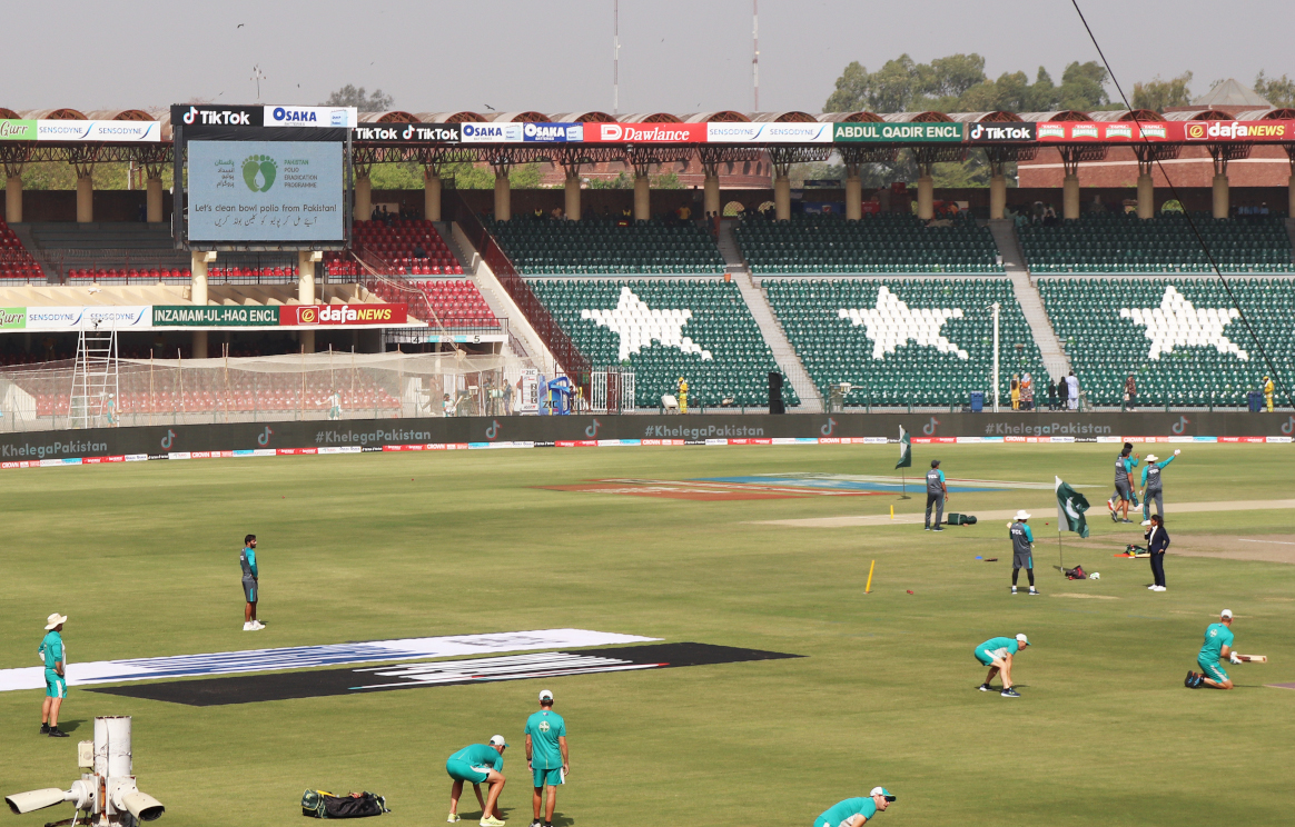 The LED screen at the Gaddafi stadium displays Polio awareness messages before the match. ©NEOCPakistan/2022